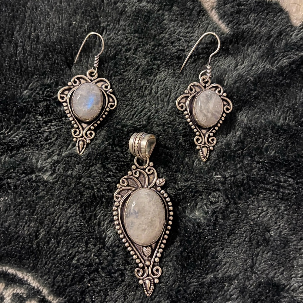 Silver and moonstone pendant and earrings set